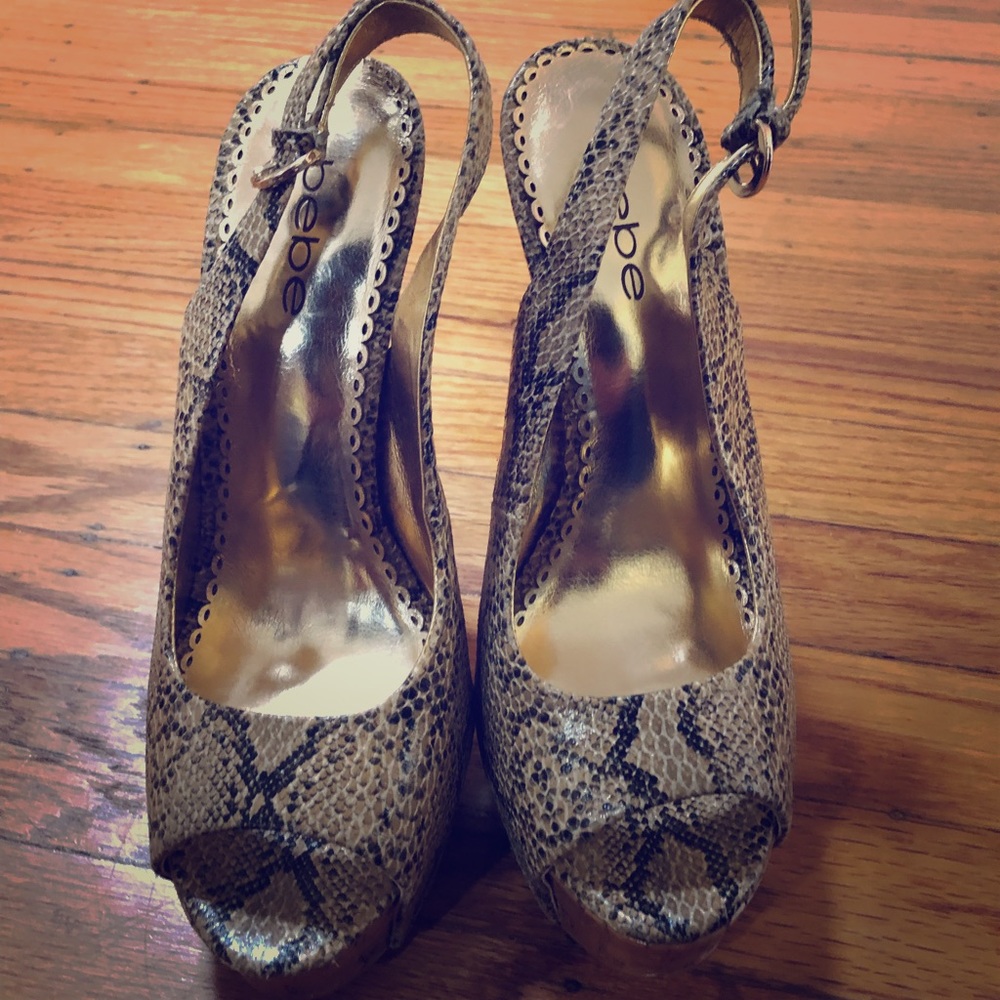 Barely used Bebe heels size 6